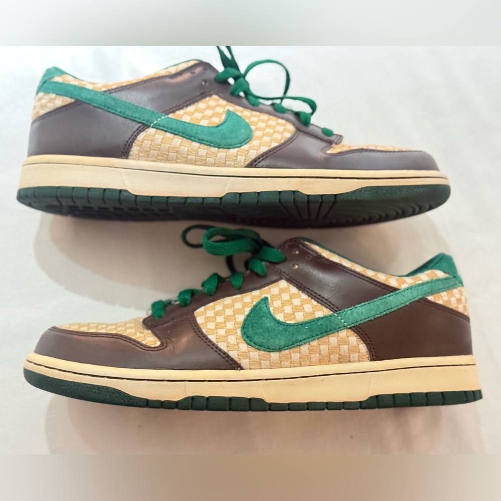 ** SOLD** Men’s Nike Dunk Low 6.0 "Hemp Pine Green" sneakers